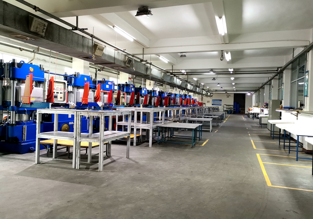 <b>成型生產（chǎn）車間</b>